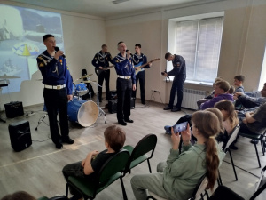 В гости к ребятам – с концертом!