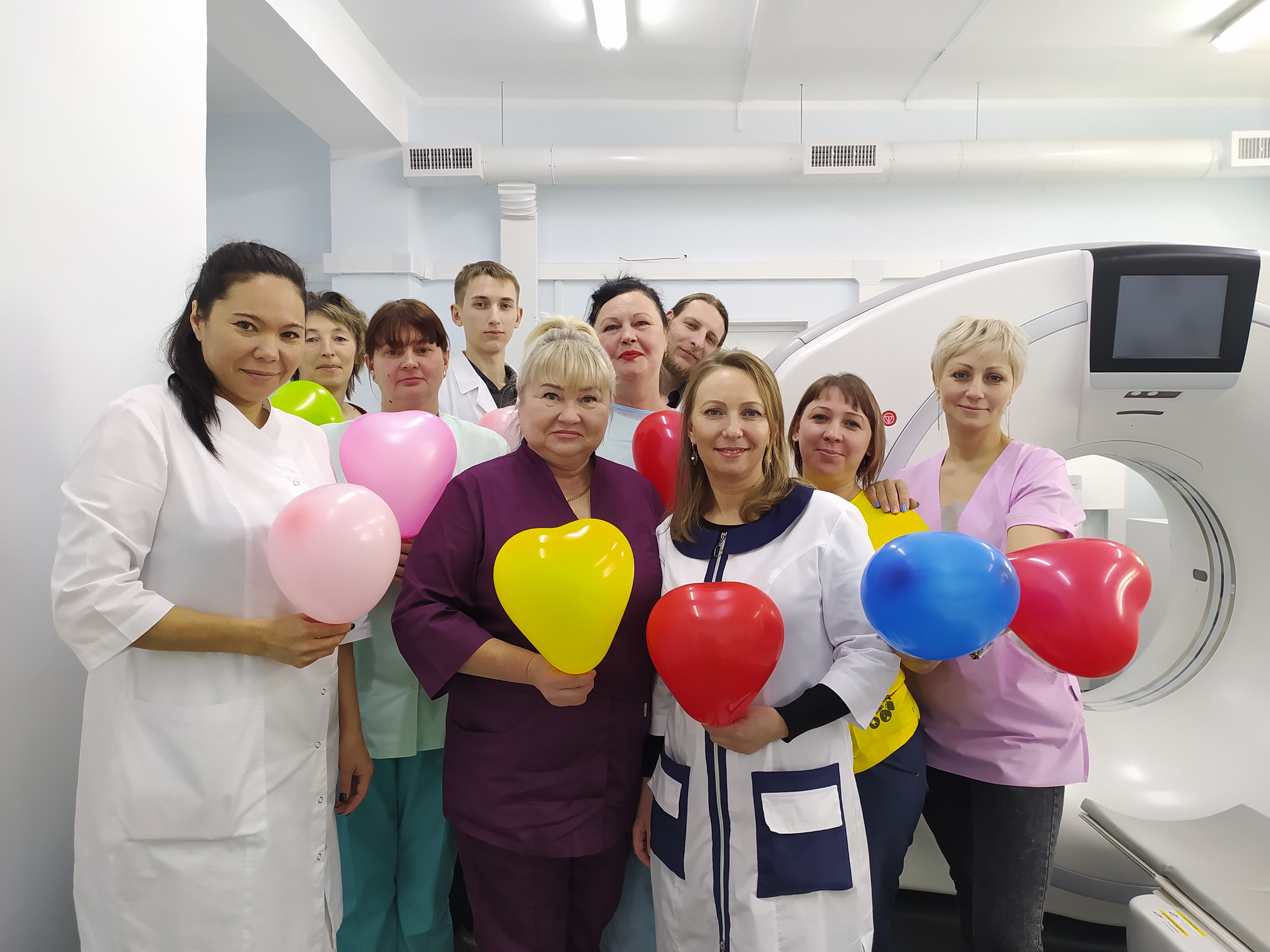 Весенний праздник встречаем вместе