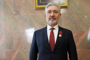 За высокие заслуги перед Отечеством!